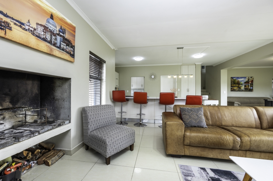 4 Bedroom Property for Sale in Sonkring Western Cape